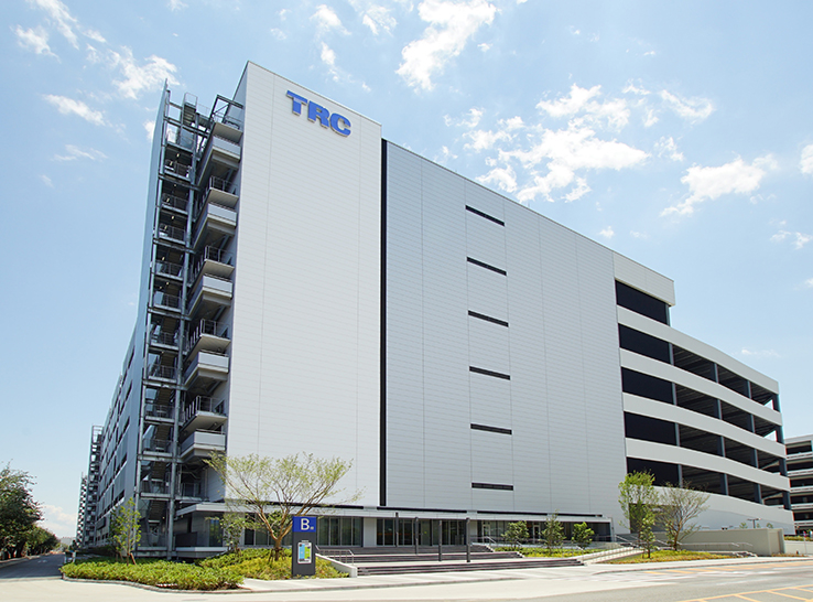 東京流通センター　物流ビルB棟外観写真