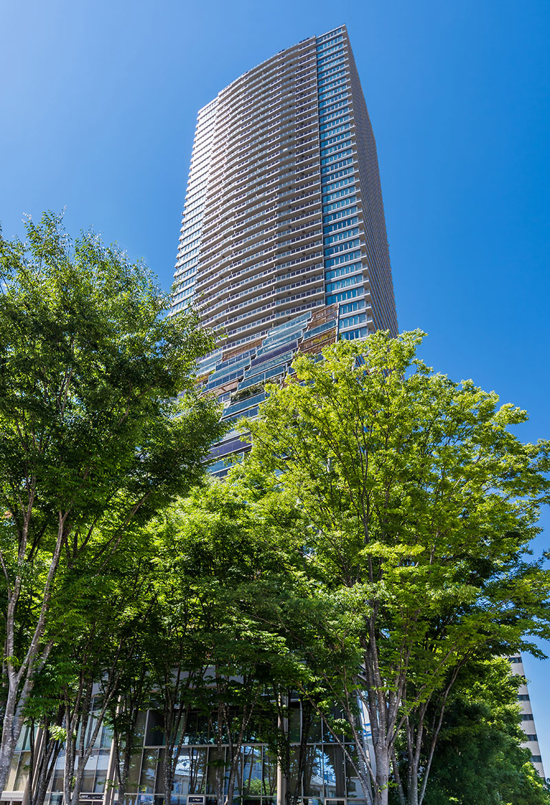 緑豊かな空間の豊島区役所新庁舎