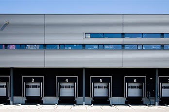 自社倉庫と賃貸倉庫の違い│セール・アンド・リースバック取引の概要やメリット