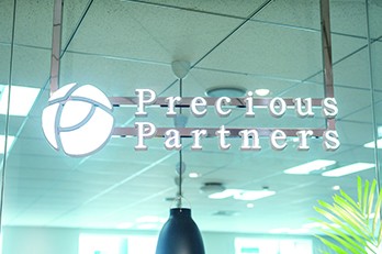株式会社プレシャスパートナーズ ｜ 成長ベンチャーに訊く