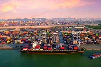 成長する海上輸送と高まる物流需要