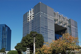 クローズアップ 郊外移転