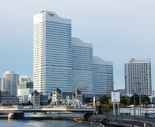 クイーンズスクエア