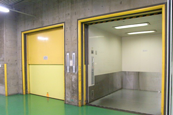 C棟 エレベータ