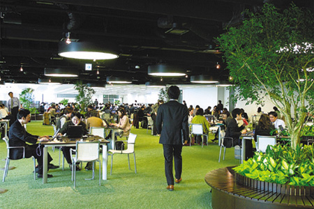 ビルの中の街《日本テレコム》