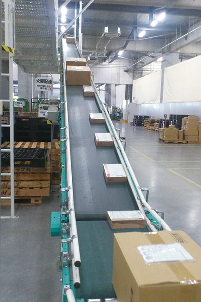 厚木物流センター内部