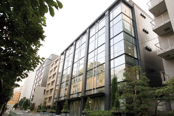 本社およびC&Rグループ各社が入居するC&Rグループビル