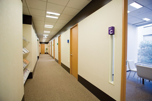 2階レセプションフロアに設けられた、 たくさんの応接スペース　