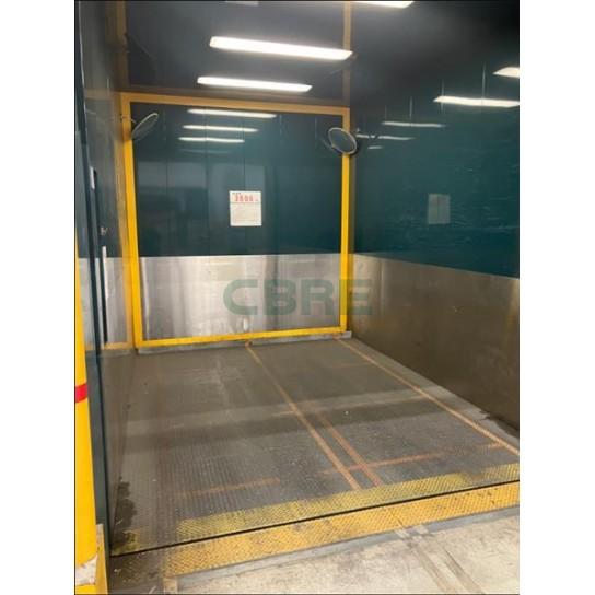 荷物用昇降設備