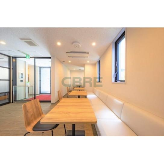 カフェラウンジ