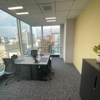 執務室窓側４名用