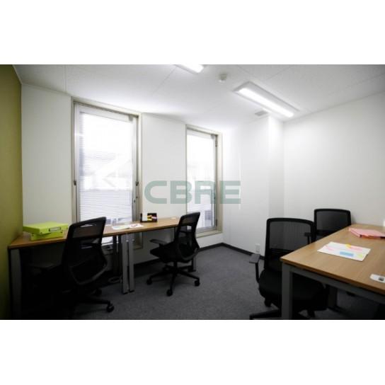 執務室４名用_窓あり