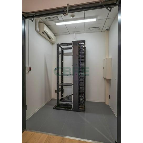 サーバールーム