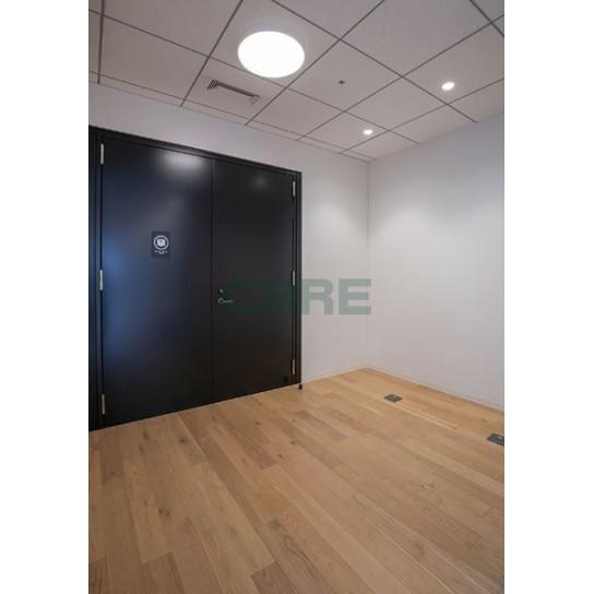 サーバールーム前