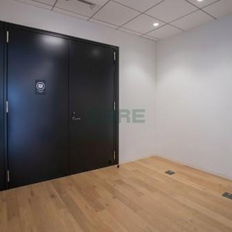 サーバールーム前