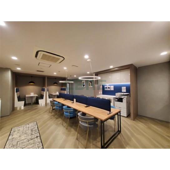 カンファレンスルーム