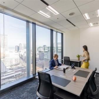 執務室窓側（４名用）