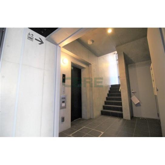 1階 エレベーターホール