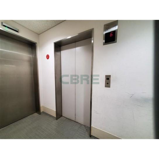 荷物用昇降設備