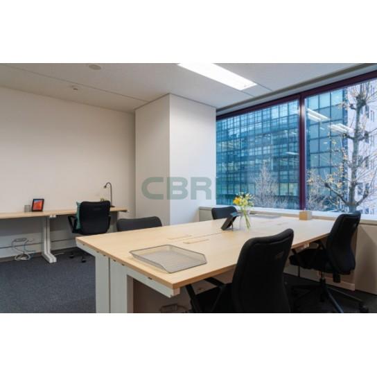 執務室窓側（６名用）