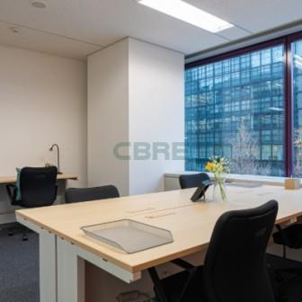 執務室窓側（６名用）