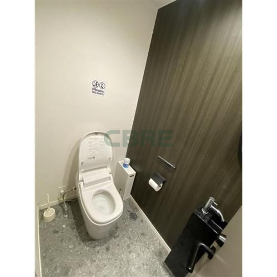 地下1階 トイレ