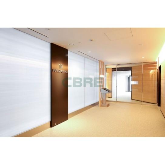 エントランスドア前１