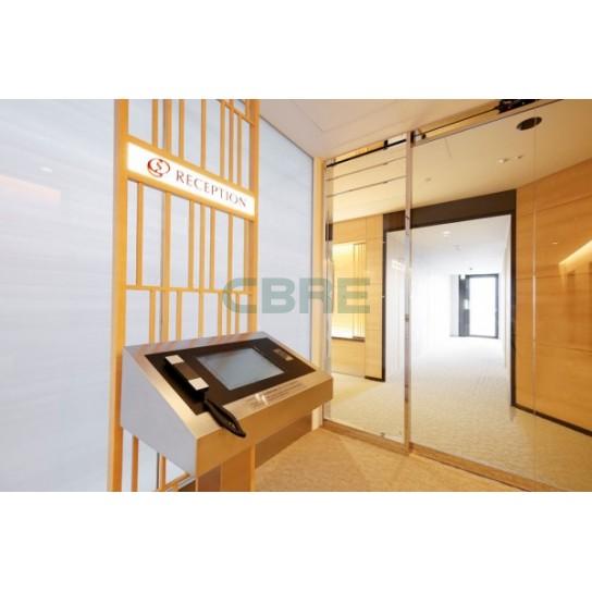 エントランスドア前２