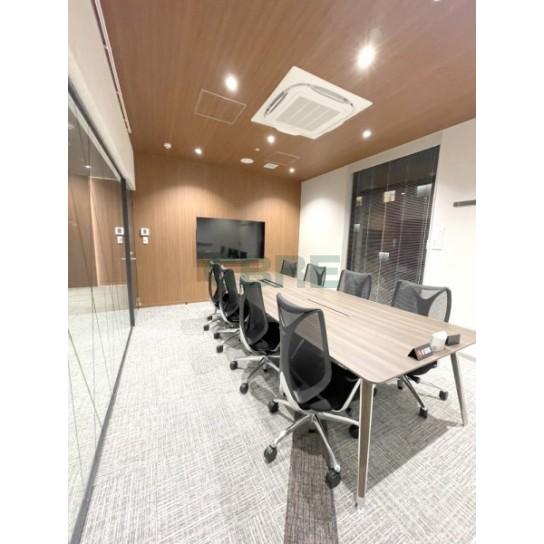 会議室①(8名用)