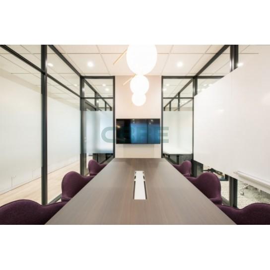 会議室（６名）