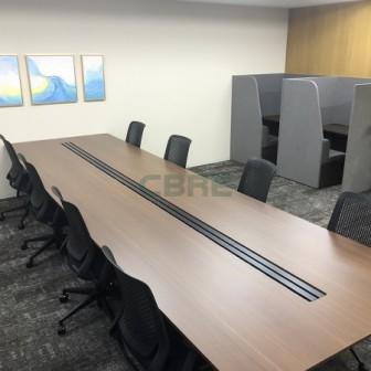 伊勢町平和ビル5F セットアップオフィス