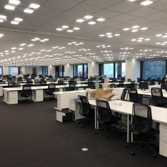 緑が見渡せるオフィス空間