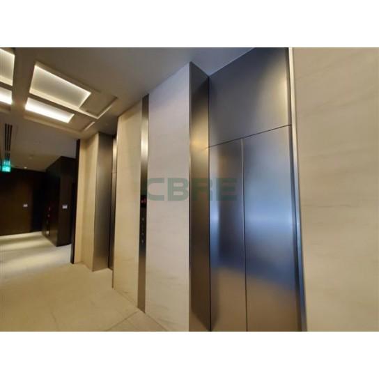 1階 エレベーターホール